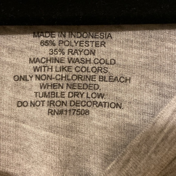 Winnie the Pooh Medium T-shirt New - Picture 7 of 7